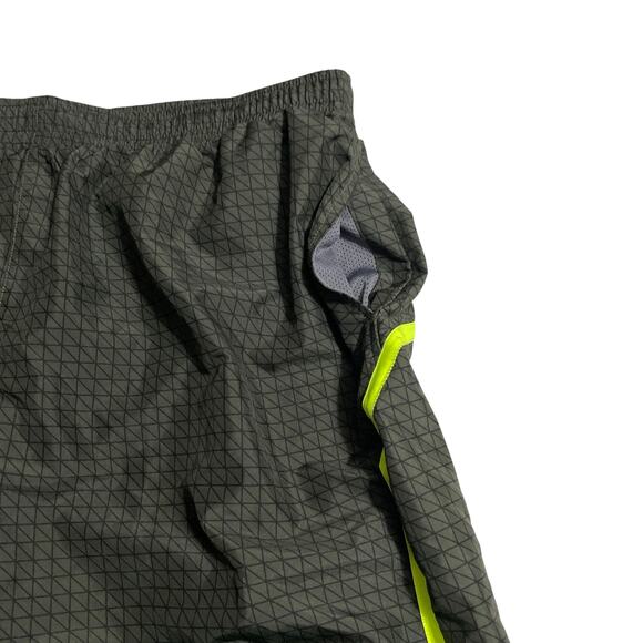 Under Armour Mens Athletic Shorts Size XL Heat Gear Fitted Lined Green Pockets - Picture 5 of 13